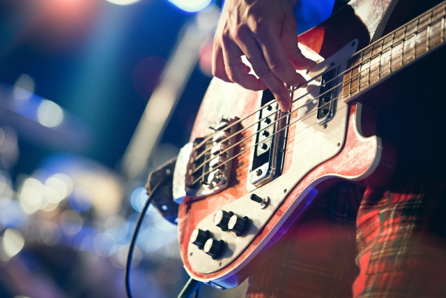 Pros and cons of the bass vs. the guitar